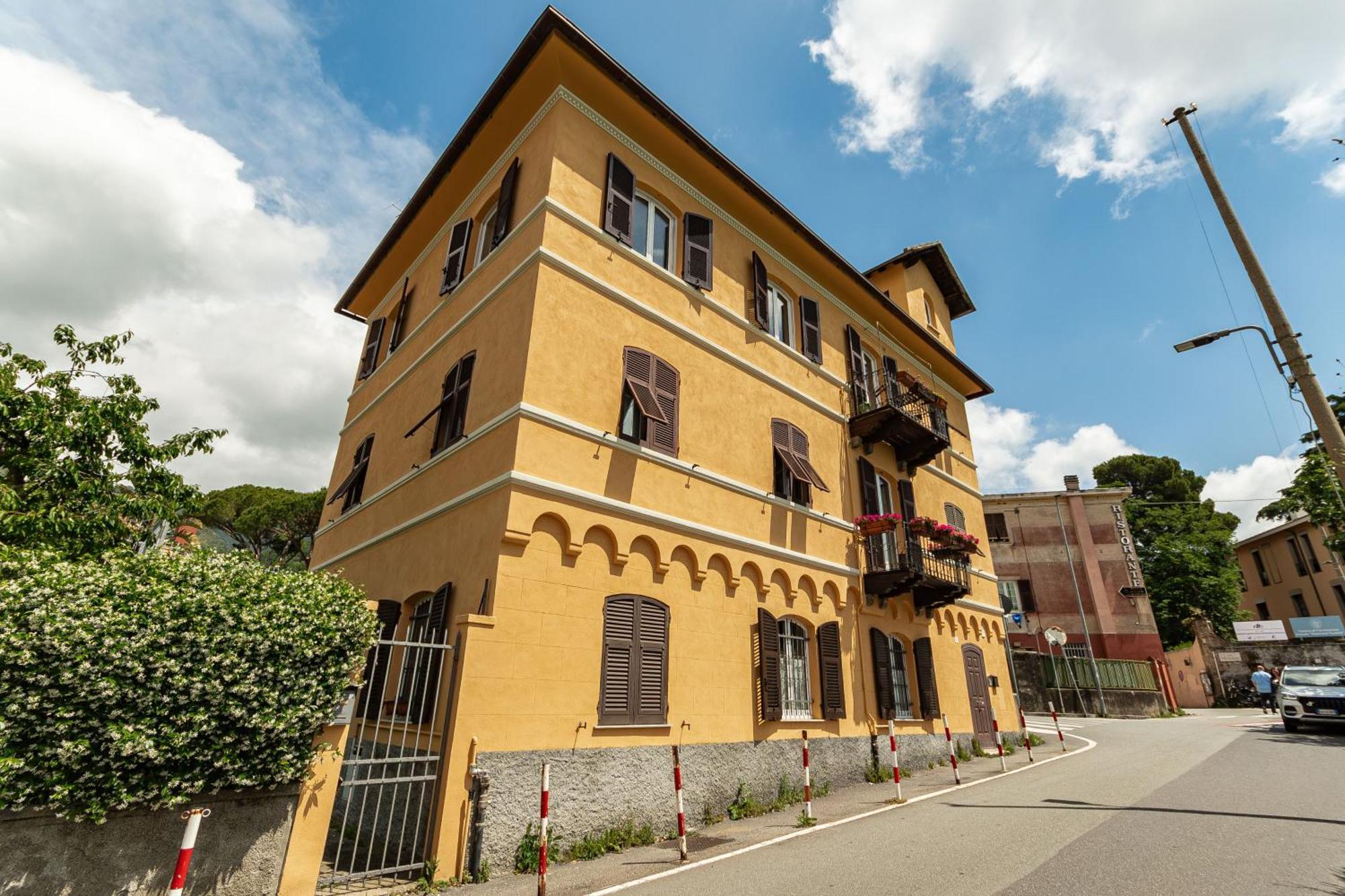 Spacious 3-Bedroom Apartment - 10 Min To City Center & 5 Min To Gaslini Hospital ジェノヴァ エクステリア 写真