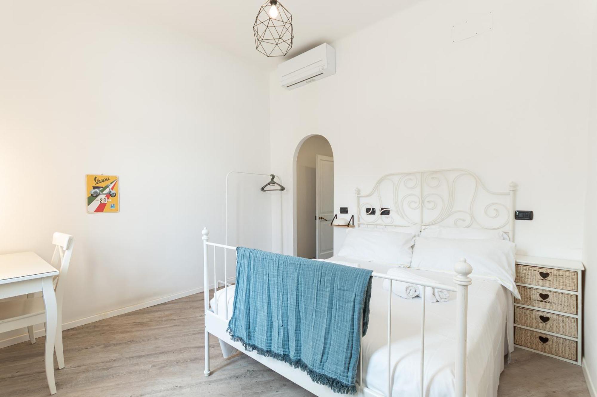 Spacious 3-Bedroom Apartment - 10 Min To City Center & 5 Min To Gaslini Hospital ジェノヴァ エクステリア 写真