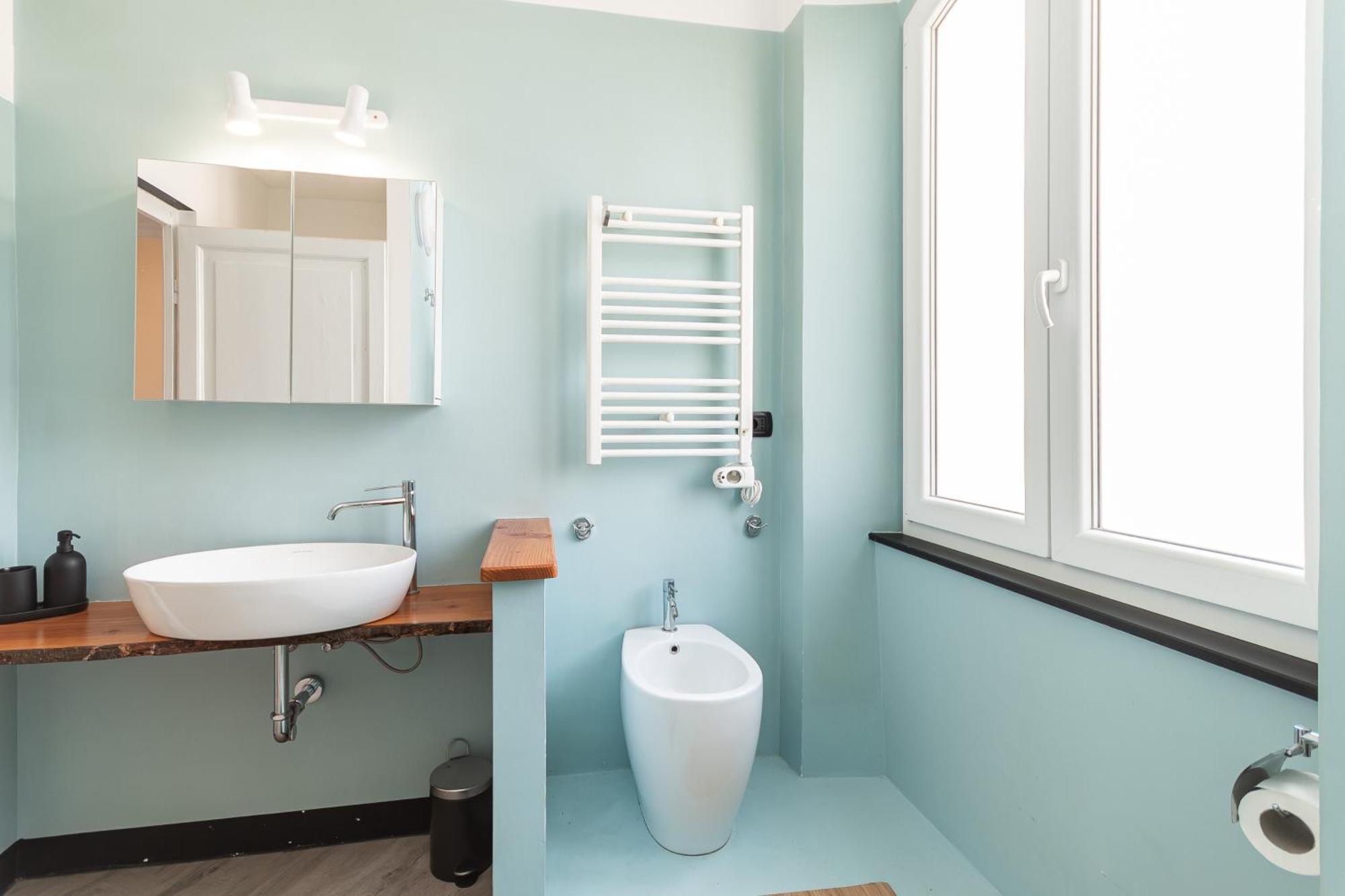 Spacious 3-Bedroom Apartment - 10 Min To City Center & 5 Min To Gaslini Hospital ジェノヴァ エクステリア 写真